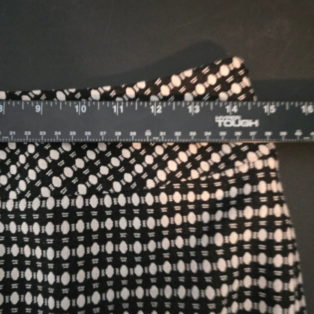 Ann Taylor LOFT Skirt Black & White Dot Pattern Career Casual Size 2P - Picture 9 of 10